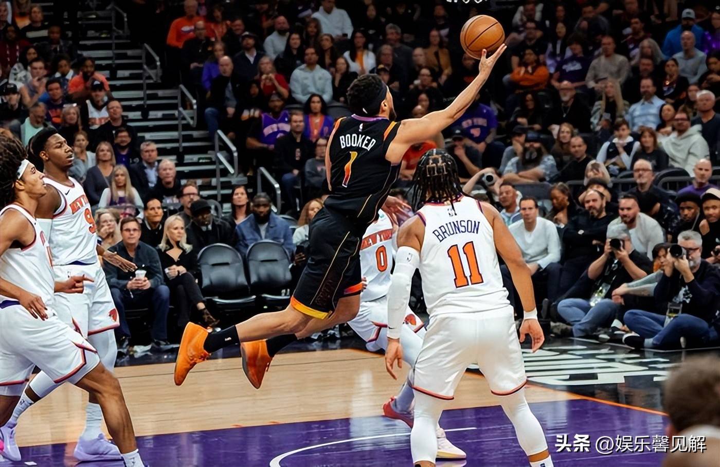 包含CBA常规赛今晚再迎强敌，菲尼克斯太阳篮板制胜，主帅态度——引发热议，更衣室氛围转暖的词条