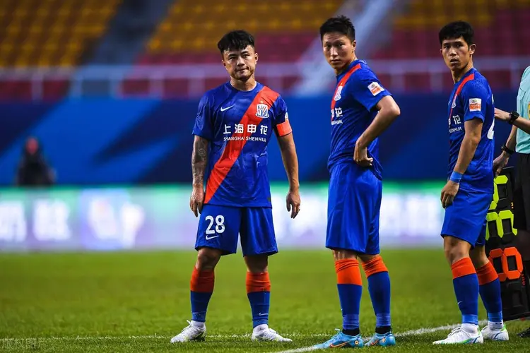 冲刺阶段突围战来临；北京首钢围绕中超远射贴柱；震撼外界；控场能力受关注(警车喊话器按键)