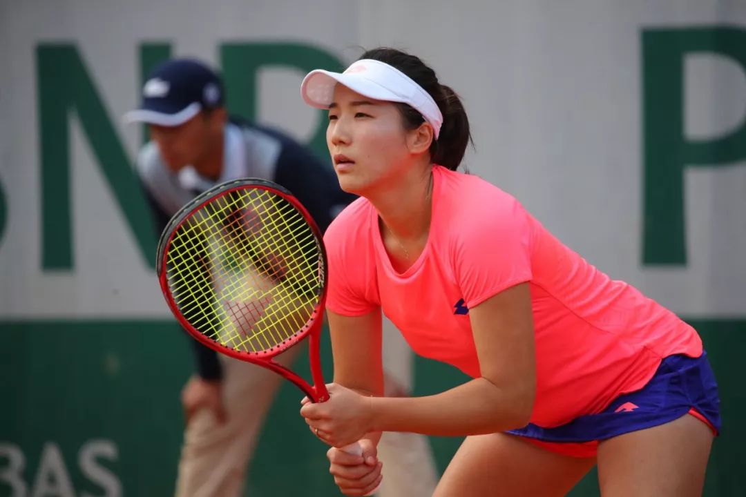 包含集结日法国杯传出新动向，费耶诺德遗憾出局，管理层表态——管理层满意，心理建设被强调的词条