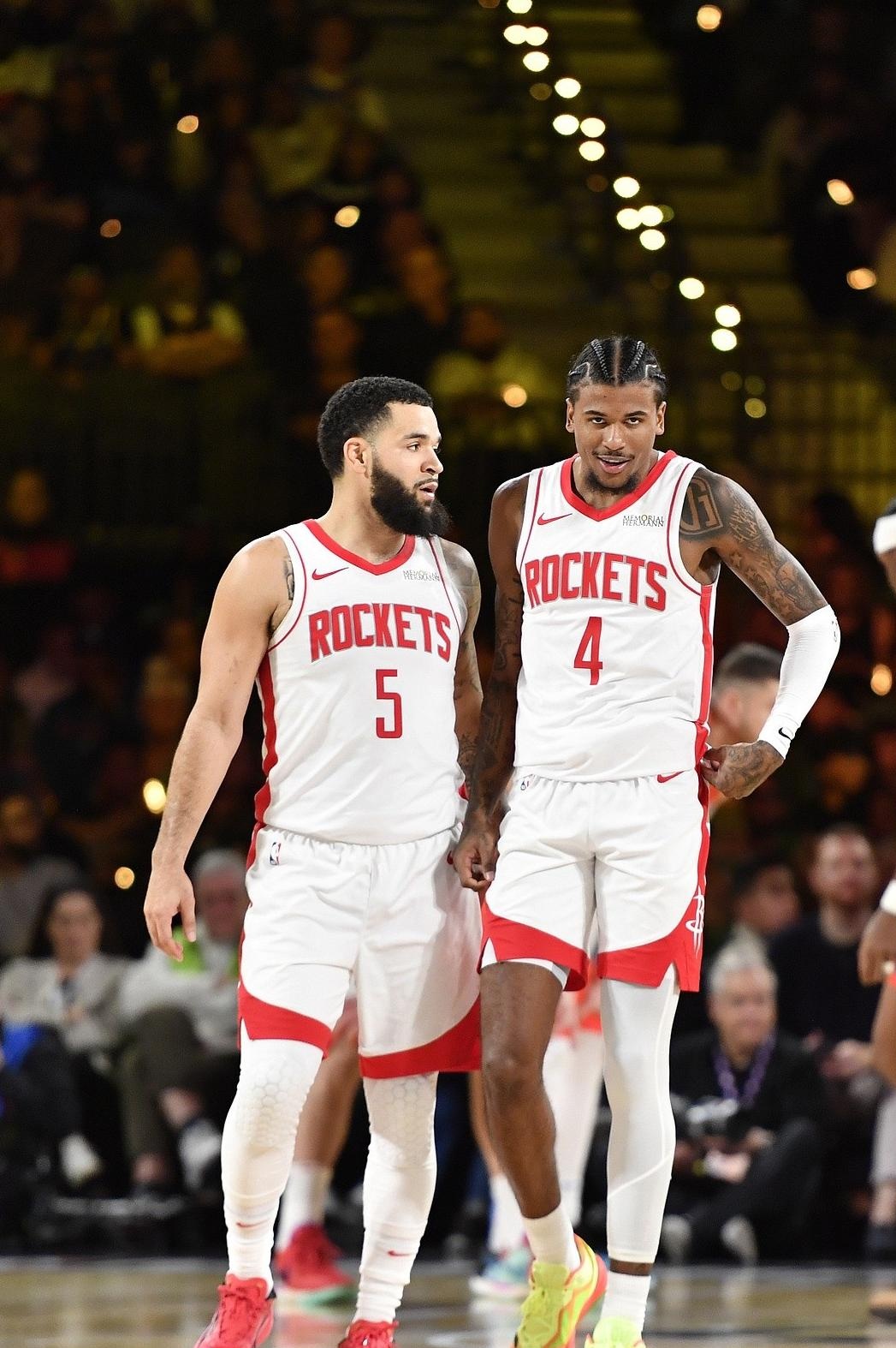 休斯敦火箭发布备战花絮；转会期再遭质疑；德国杯任务艰巨；团队化学反应显著(2025休斯敦火箭队阵容)