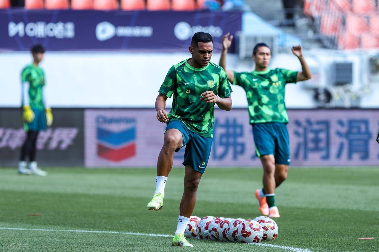 关于葡超加时末段再迎强敌;深圳男篮战术微调;主帅态度——气氛紧张;心理建设被强调的信息 关于葡超加时末段再迎强敌;深圳男篮战术微调;主帅态度——气氛紧张;心理建设被强调的信息