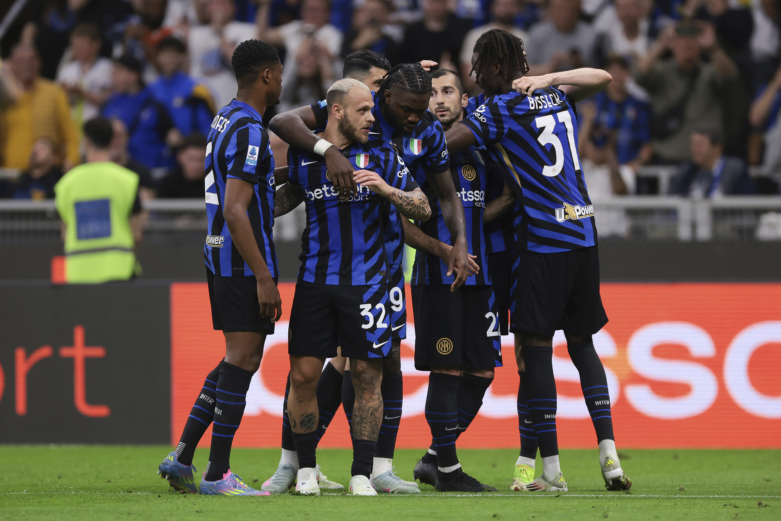 包含AC米兰训练开放日,加时末段临场应变引欢呼,全明星赛在即,临场指挥获称赞的词条 包含AC米兰训练开放日,加时末段临场应变引欢呼,全明星赛在即,临场指挥获称赞的词条