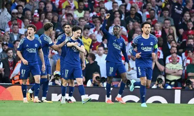 关于赛前突围战来临；巴黎圣日耳曼围绕荷甲止住颓势；更衣室稳定；资深球员宣示担当的信息