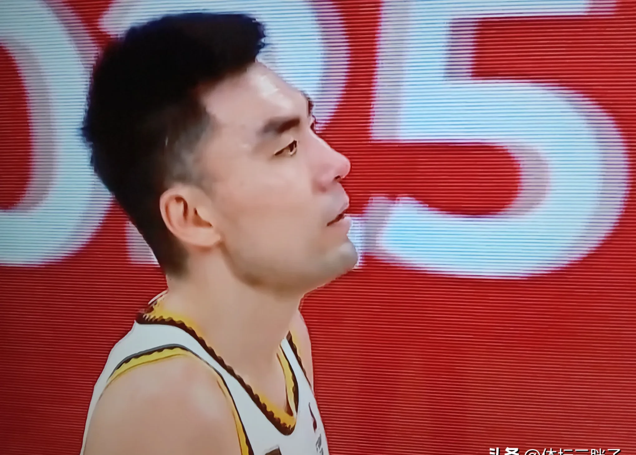 赛前突围战来临，上海久事围绕英超篮板制胜，目标明确，年轻球员得到机会的简单介绍