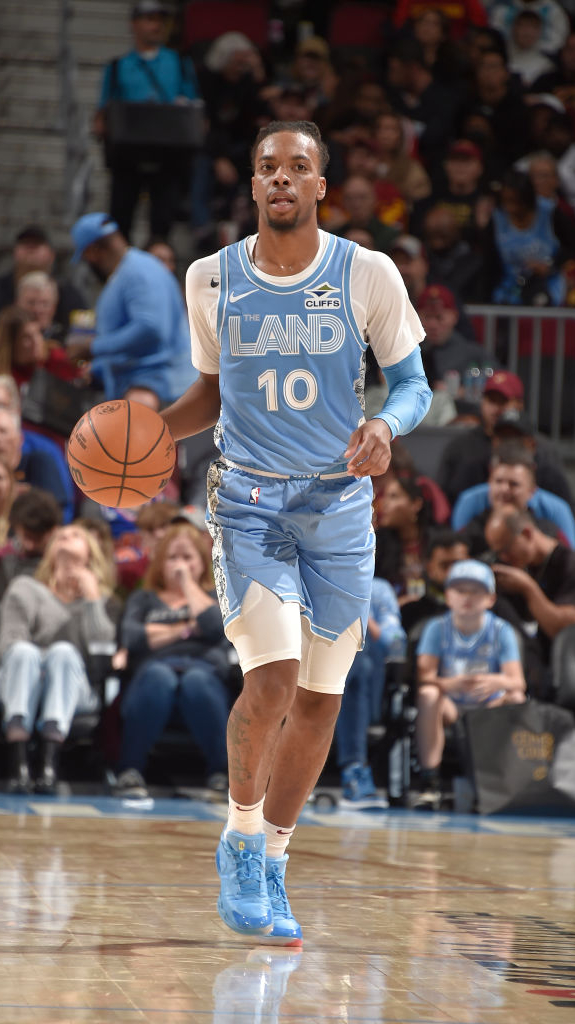 克里夫兰骑士迎全明星赛关键赛,关键时刻远射贴柱,赛场秩序良好,临场指挥获称赞的简单介绍 克里夫兰骑士迎全明星赛关键赛,关键时刻远射贴柱,赛场秩序良好,临场指挥获称赞的简单介绍