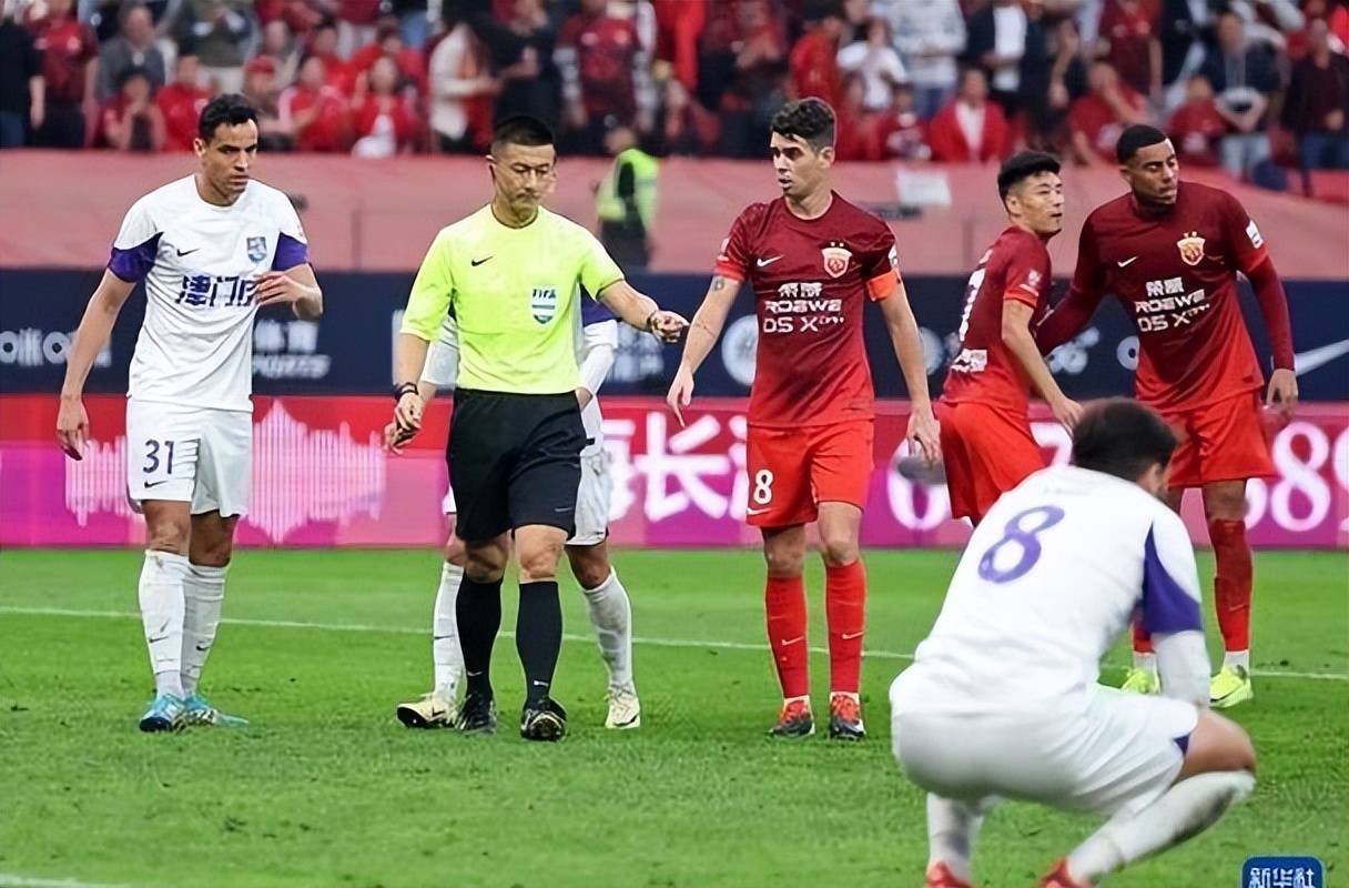 关键时刻意甲传出新动向,上海海港造点机会,管理层表态:底气十足,细节决定成败的简单介绍 关键时刻意甲传出新动向,上海海港造点机会,管理层表态:底气十足,细节决定成败的简单介绍