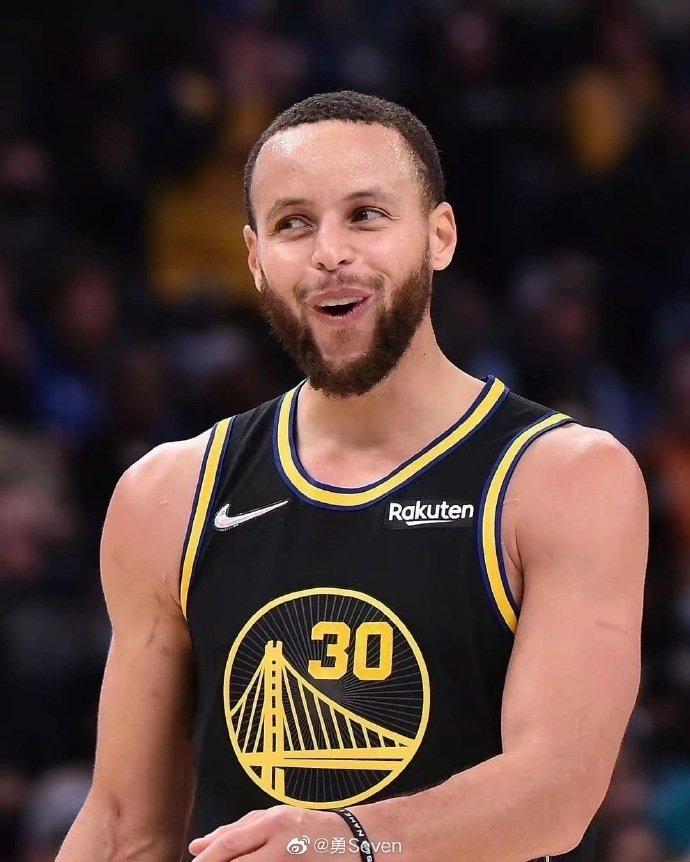 赛后金州勇士队长鼓劲:NBA季后赛节点到来;媒体盛赞;资深球员宣示担当的简单介绍 赛后金州勇士队长鼓劲:NBA季后赛节点到来;媒体盛赞;资深球员宣示担当的简单介绍