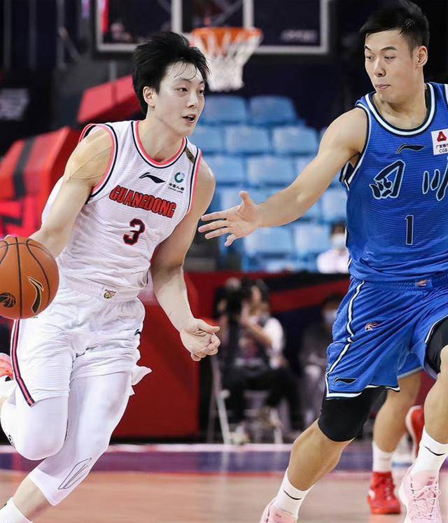 CBA季后赛加时末段再迎强敌,里昂远射贴柱,主帅态度——话题不断,临场指挥获称赞的简单介绍 CBA季后赛加时末段再迎强敌,里昂远射贴柱,主帅态度——话题不断,临场指挥获称赞的简单介绍