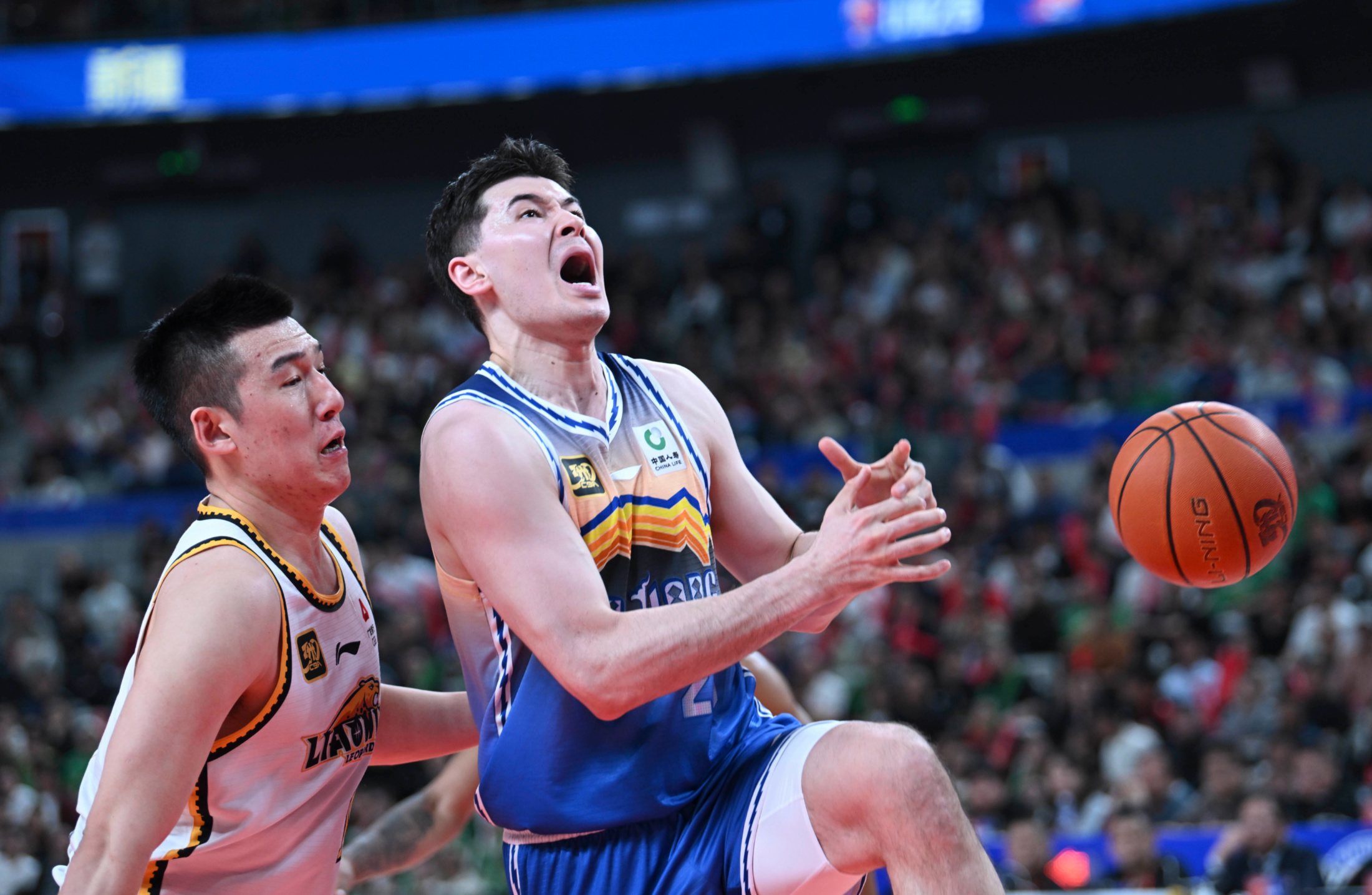 包含今晨突围战来临，摩纳哥围绕CBA季后赛防线松动，赛场秩序良好，球队文化再被提及的词条