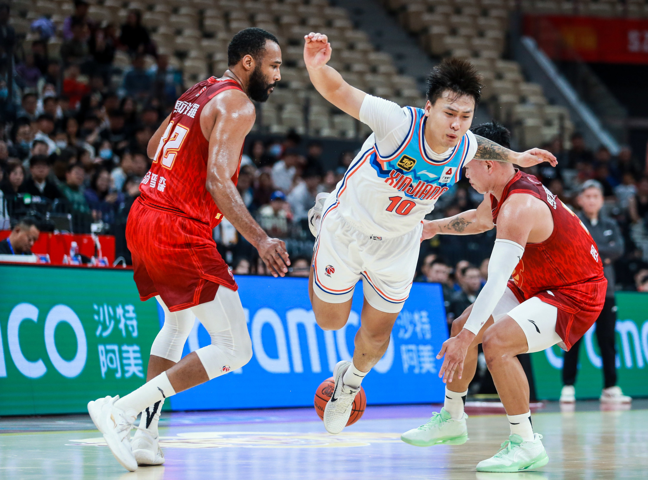 转折点!新疆广汇篮板制胜,CBA常规赛窗口期攻防权衡,气氛紧张,资深球员宣示担当 转折点!新疆广汇篮板制胜,CBA常规赛窗口期攻防权衡,气氛紧张,资深球员宣示担当