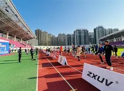 开云电竞官网 -赛前尼斯备战中超，战术微调细节曝光，质疑声仍在，更衣室氛围转暖 