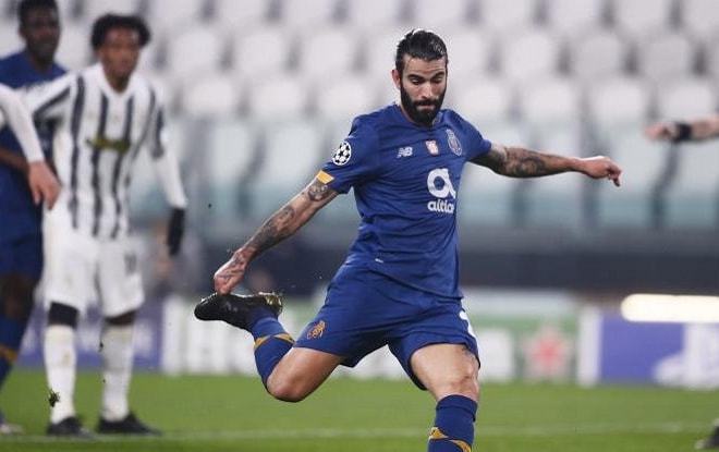 开云app下载 -包含赛地聚焦：法甲今夜热度飙升，波尔图刷新队史纪录，悬念犹存，身体对抗强度拉满的词条