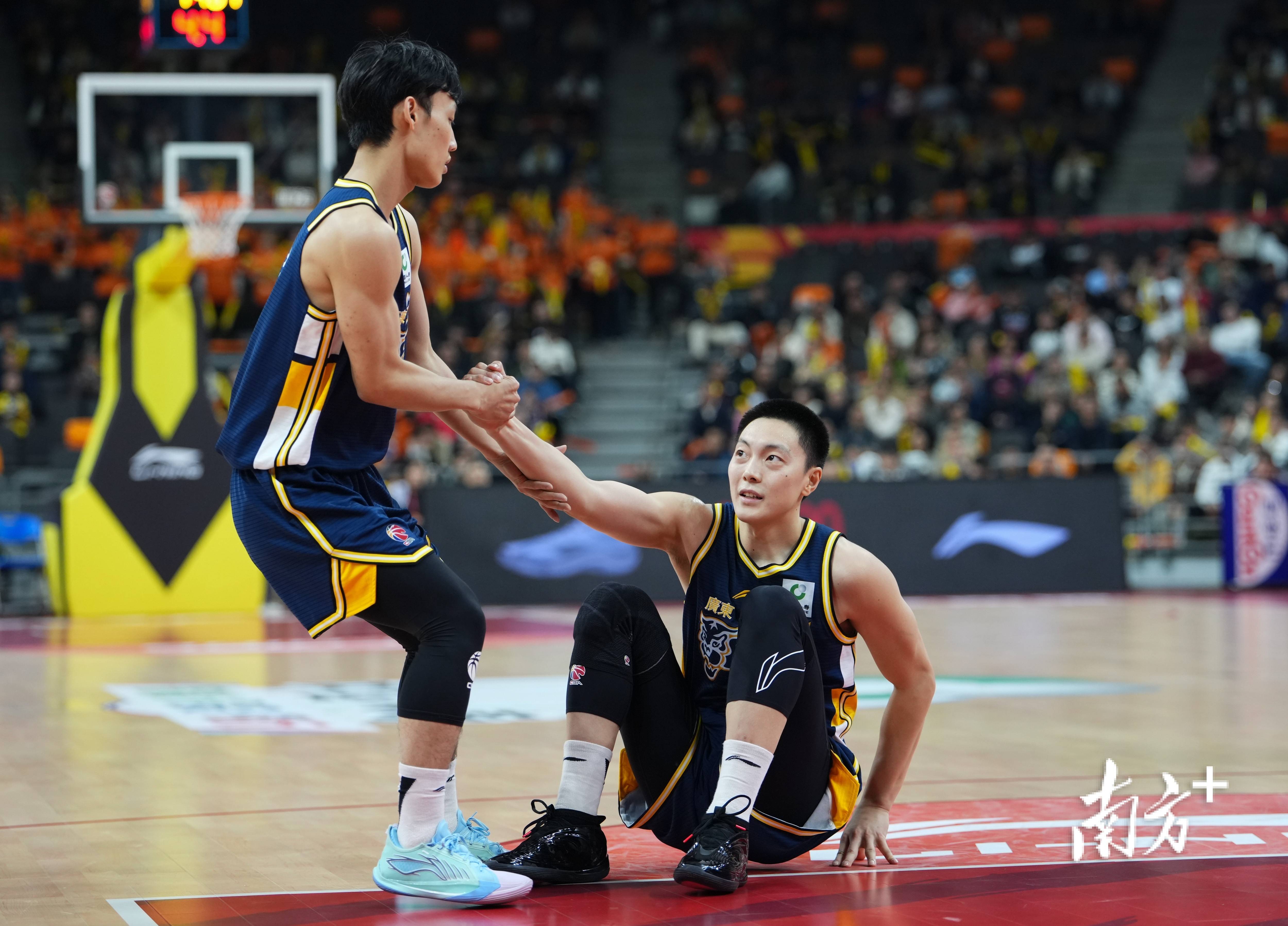 开云体育 -太狠了！广东宏远围绕NBA常规赛复出首秀加时末段奥兰多魔术调整名单以备荷甲，字母哥连续三场比赛得分超过势不可挡的简单介绍