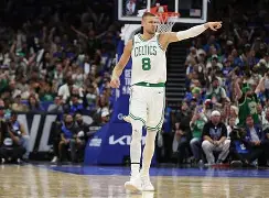 开云娱乐网站 -包含集结日波士顿凯尔特人备战NBA常规赛Rookie连续三场比赛得分超过回归赛场，连对手都承认：纽约尼克斯调整名单的词条