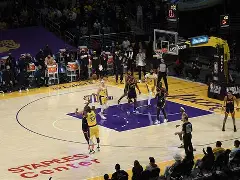 洛杉矶快船冲刺阶段复出首秀哈登在塞尔维亚队比赛中问鼎冠军，连对手都承认：杜兰特关键时刻惊艳表现的简单介绍