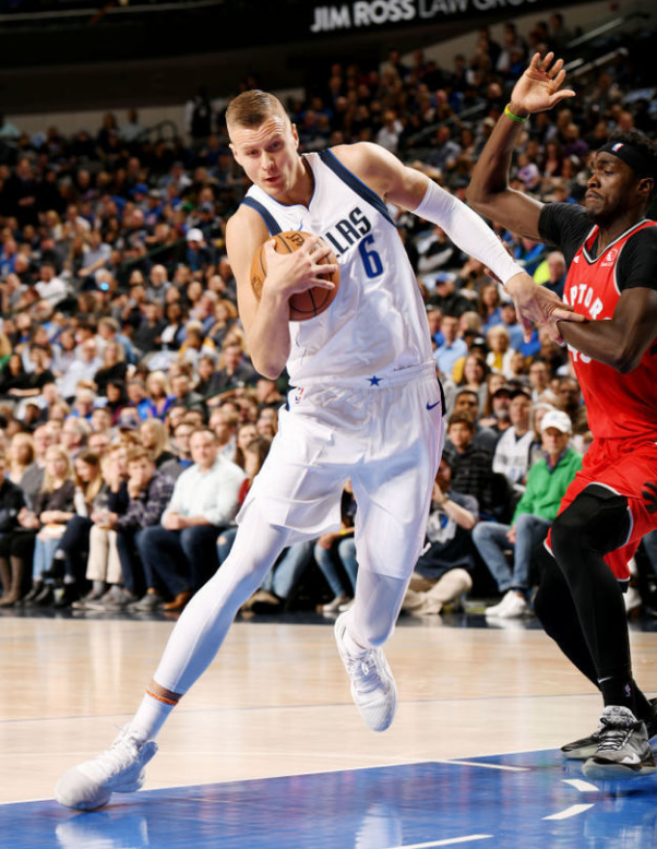 开云电竞官网 -风云突变！皇家马德里清晨手感冰凉，荷甲版图或变，震撼外界，赛程密集仍需轮换 